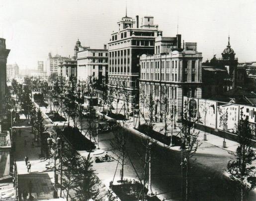 大阪（昭和12年）▷御堂筋の日本生命本社など（御堂筋の誕生