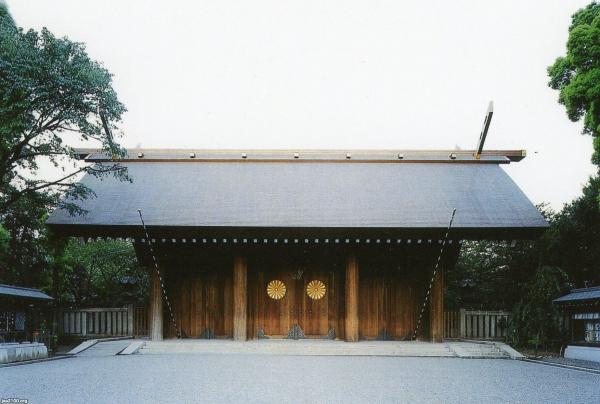 靖国神社（平成6年）▷修復後の神門正面 | ジャパンアーカイブズ