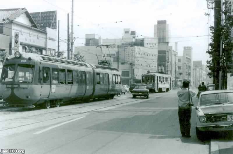 鉄道写真 昭和レトロ 渋谷（昭和44年）▷道玄坂上の路面電車 | ジャパンアーカイブズ