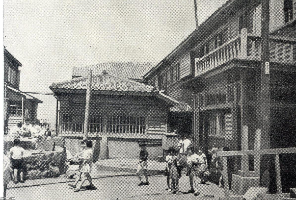 長崎県（昭和31年） 軍艦島の町立小・中学校 ジャパンアーカイブズ Japan Archives