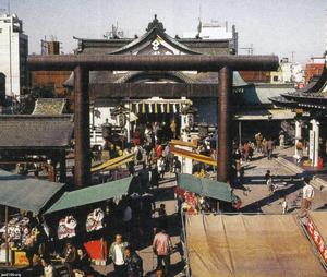 東京・日本橋（平成16年）▷三越日本橋店・新館（建築中